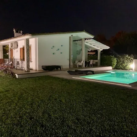 Pavoncella With Private Pool Campu Longu